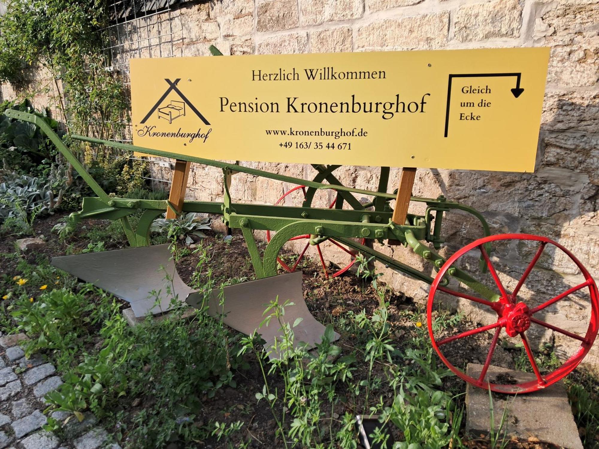 Kronenburghof *